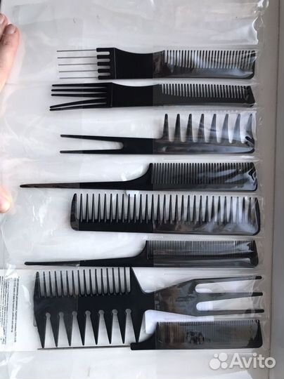 Набор профессиональных расчесок для стилиста