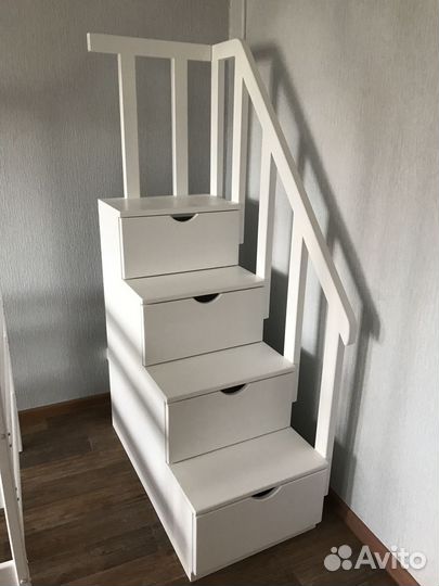 Двухъярусная кровать