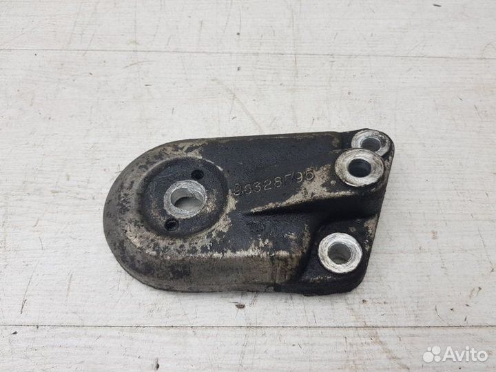 Кронштейн опоры двигателя правый Chevrolet Epica