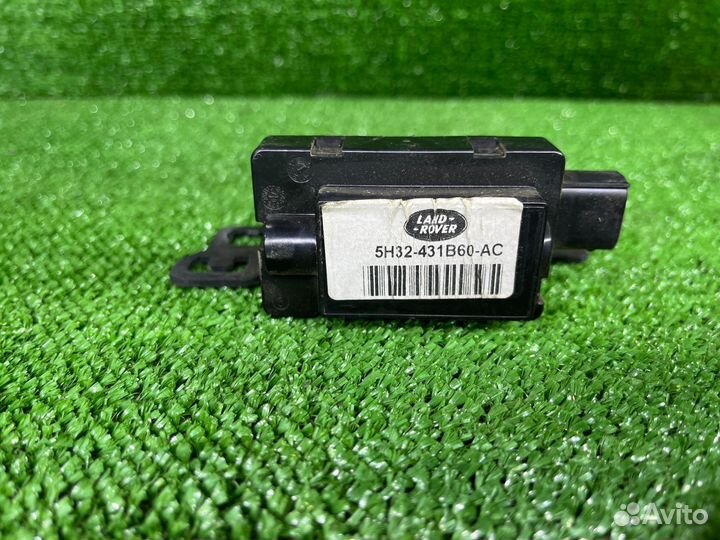 Замок стекла крышки багажника Range Rover Sport