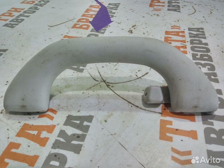 Фольксваген Ручка потолочная задняя правая Прав