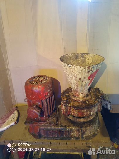 Краска тёрка(зерно дробилка)