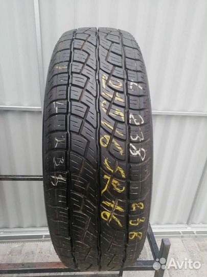 Bridgestone Dueler H/T D687 215/65 R16 98V