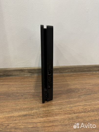 PS4 Slim + 10 игр