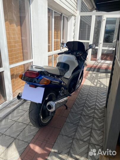 Kawasaki ZZR 1100