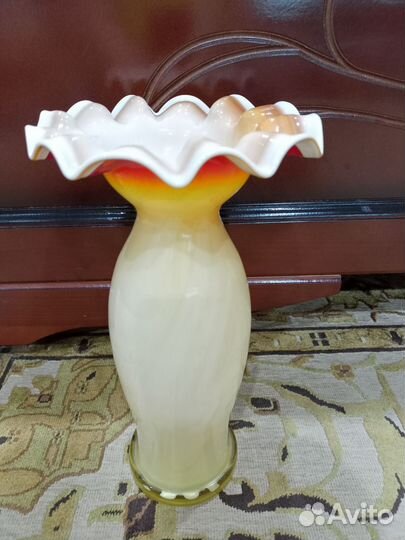 Ваза Красный Май сульфидное стекло СССР