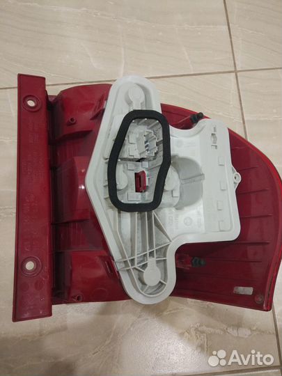 Фара правая skoda yeti