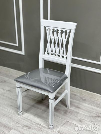 Комплект стол и стулья. В наличии