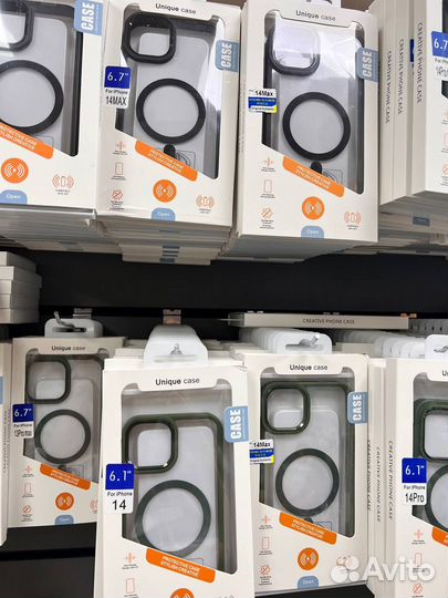 Чехол на iPhone 15 Pro, Pro Max (с MagSafe) Черный