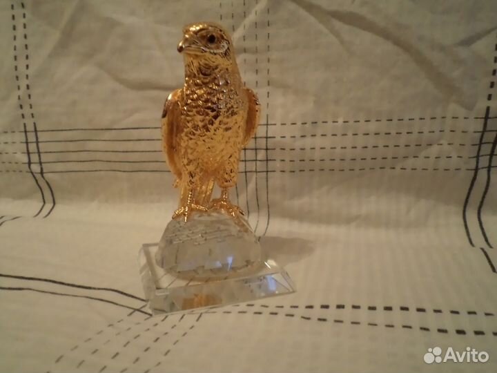 Орел статуэтка