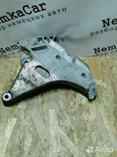 Кронштейн двигателя Volkswagen Tiguan 5N1 cbab