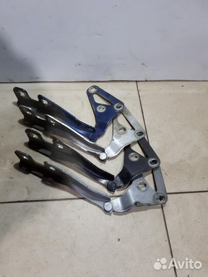 Петля капота левая Opel Astra H 2004-2014