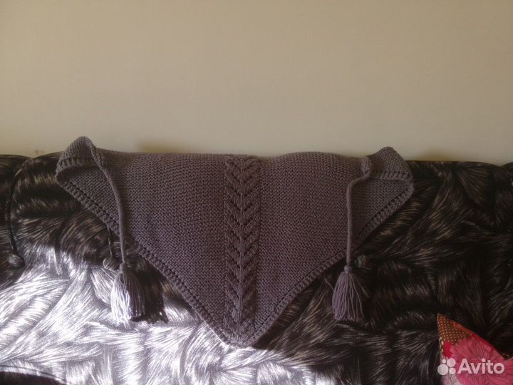 Косынка на шею связанная спицами.Цвет серый.Длина