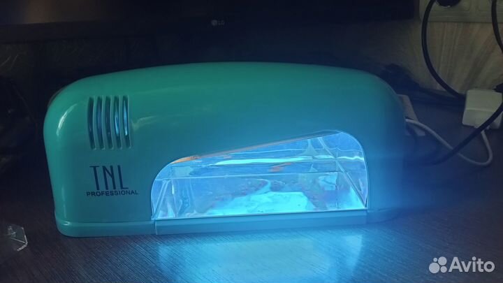 Ультрафиолетовая лампа для наращивания ногтей