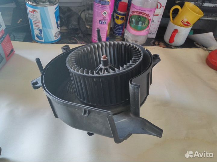 Мотор печки отопителя BMW X1, Е84