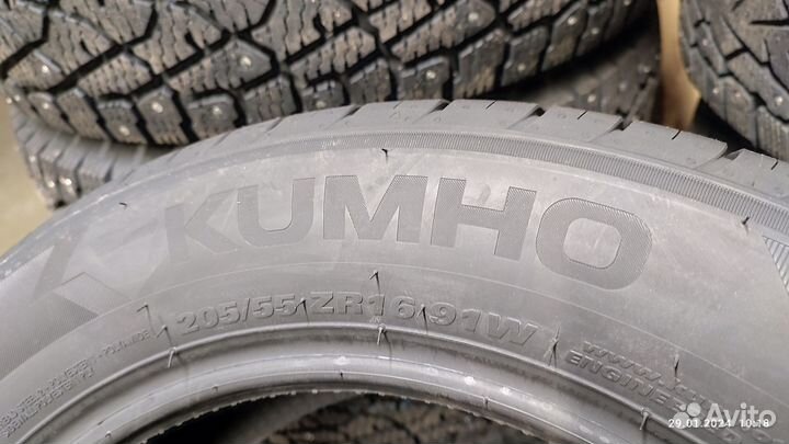 Kumho Ecsta HS52 215/45 R17 91W