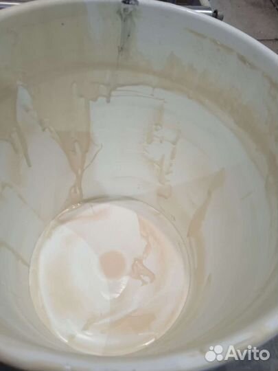 Ведро пластиковое с крышкой