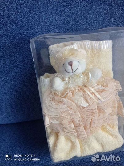 Полотенце детское на вешалке