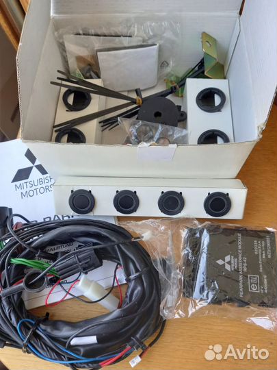 Датчик парковки Mitsubishi MZ 312908 новые