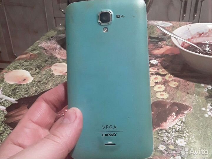 Телефон Vega