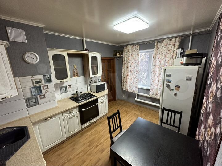 4-к. квартира, 73 м², 3/9 эт.