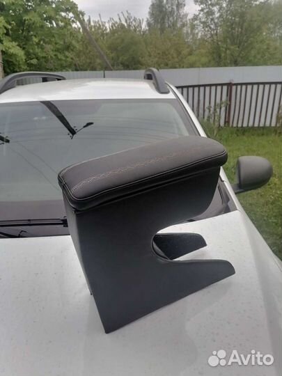 Подлокотник renault duster