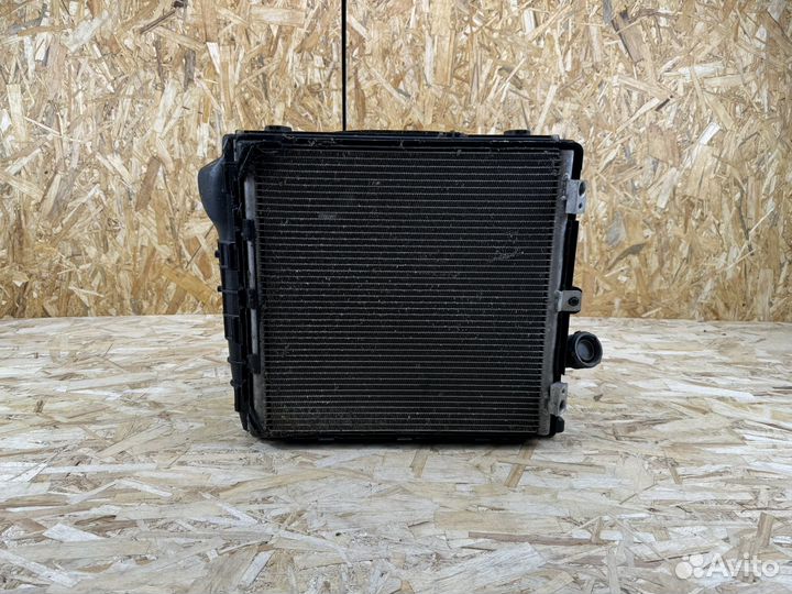 Правая кассета радиаторов Porsche Carrera 911