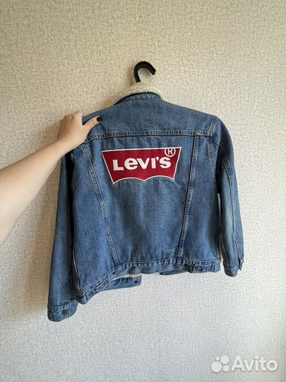 Джинсовая куртка