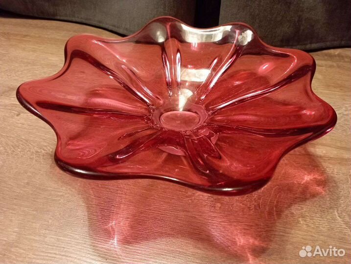 Интерьерное блюдо из гутного стекла