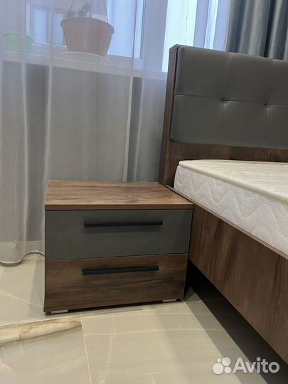 Тумба прикроватная