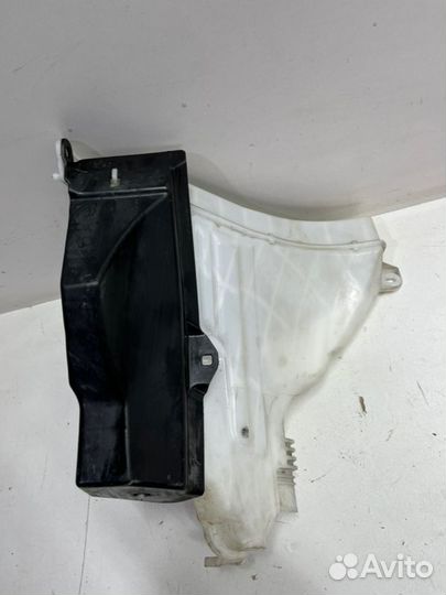 Бачок омывателя Toyota Land Cruiser prado 150