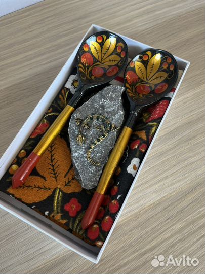 Набор деревянные ложки, гранит и полотенце хохлома