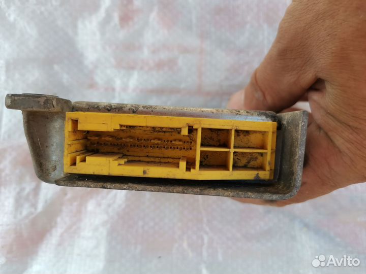 Блок управления AIR BAG Kia RIO 1