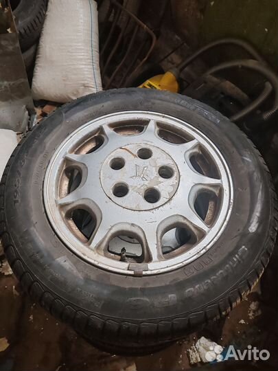 Комплект летних колес196/65r15 toyota