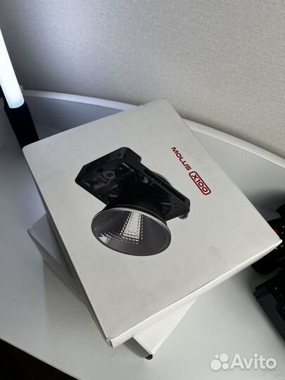 Видеосвет zhiyun molus x100