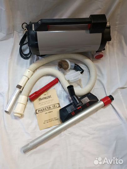 Пылесос ракета 12 А новый