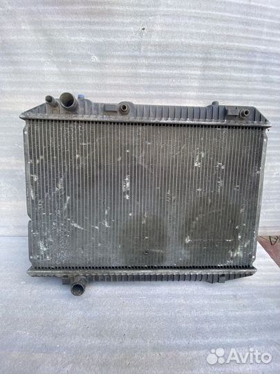 Радиатор охлаждения Mercedes-Benz W126 5.6л