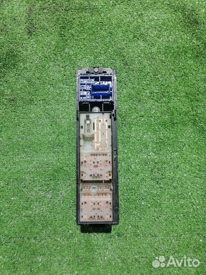 Блок управления стеклоподъемниками Infiniti QX56