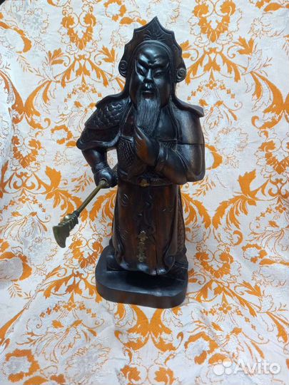 Старинная фигура Гуань Юй. Китай. 19 резьба дерево