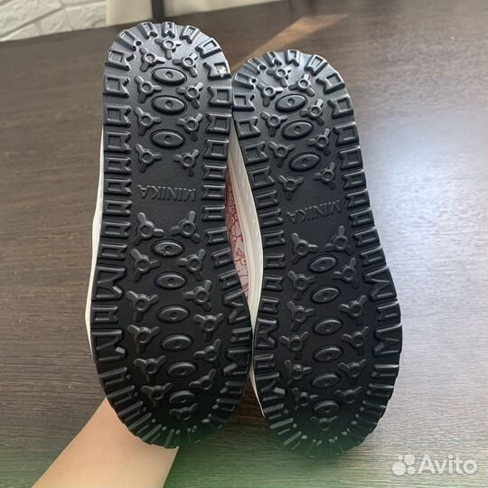 Кроссовки новые