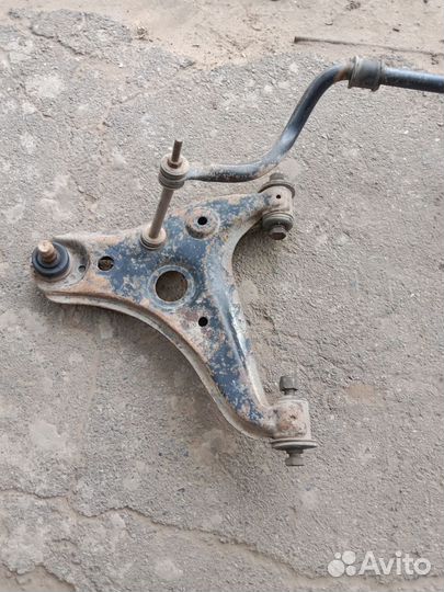 Рычаги передние