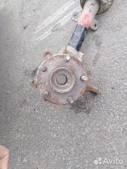 Передняя левая стойка Ford mondeo 2004 год