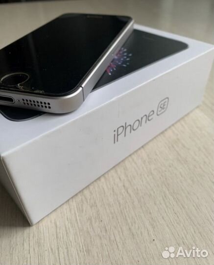 iPhone SE, 32 ГБ