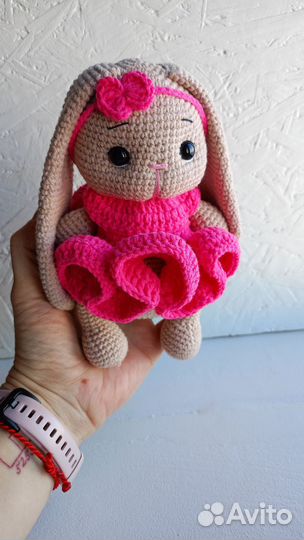 Зайка вязаная игрушка