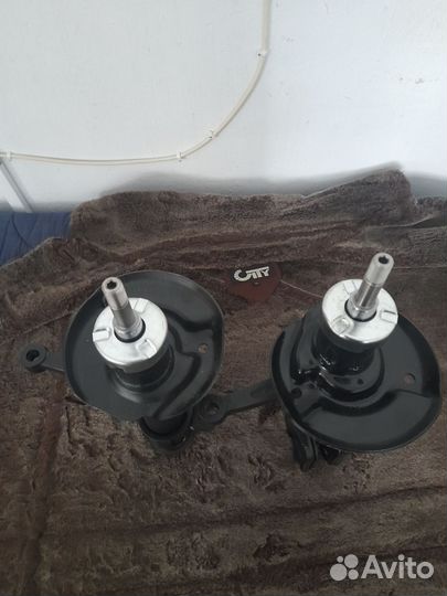 Продам стойки передние гранта