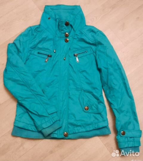 Куртки демисезонные 40-42р. Разные