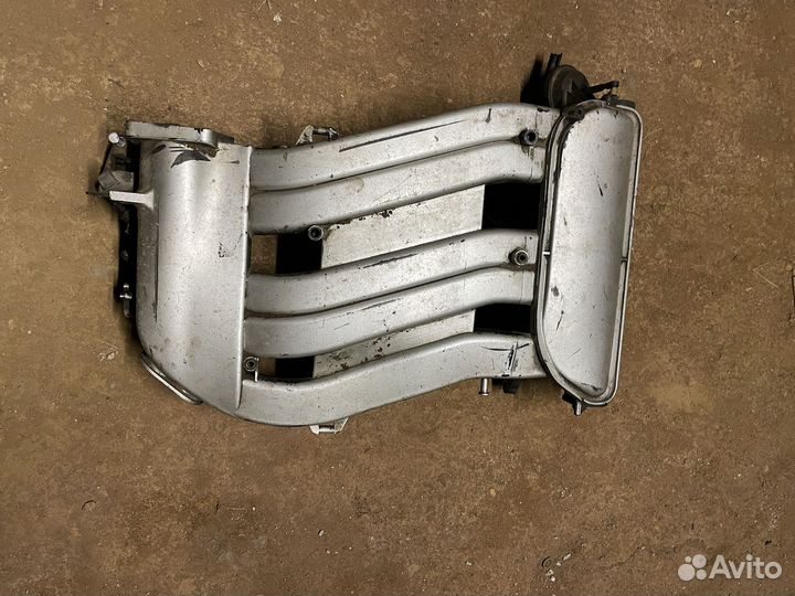 Коллектор впускной VW Passat B5 VR5 AGZ 2.3