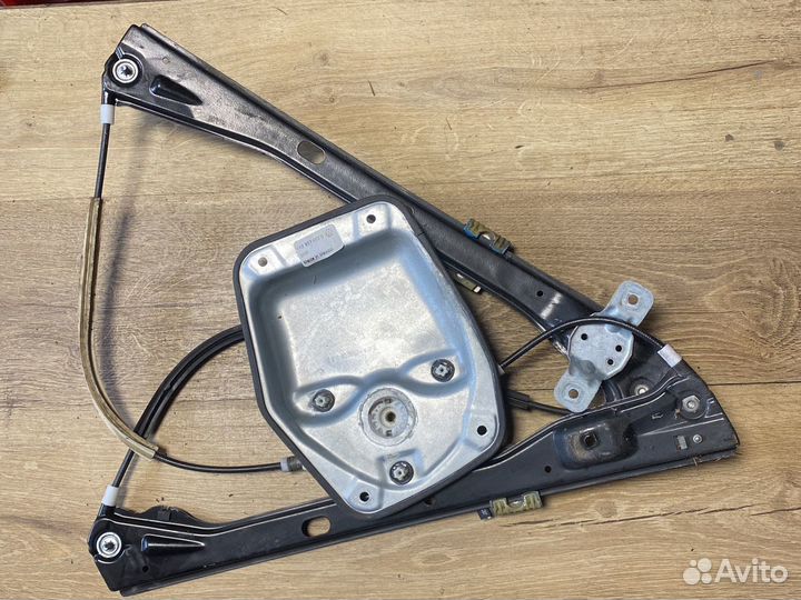 Volkswagen jetta 5 передний правый стеклоподъёмник