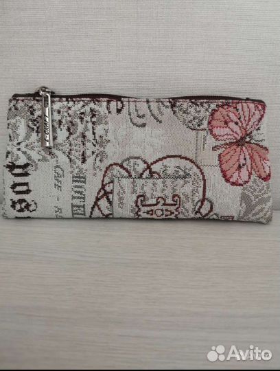 Футляры для очков разные