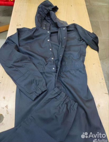 Защитный комбинезон с капюшоном из спецткани